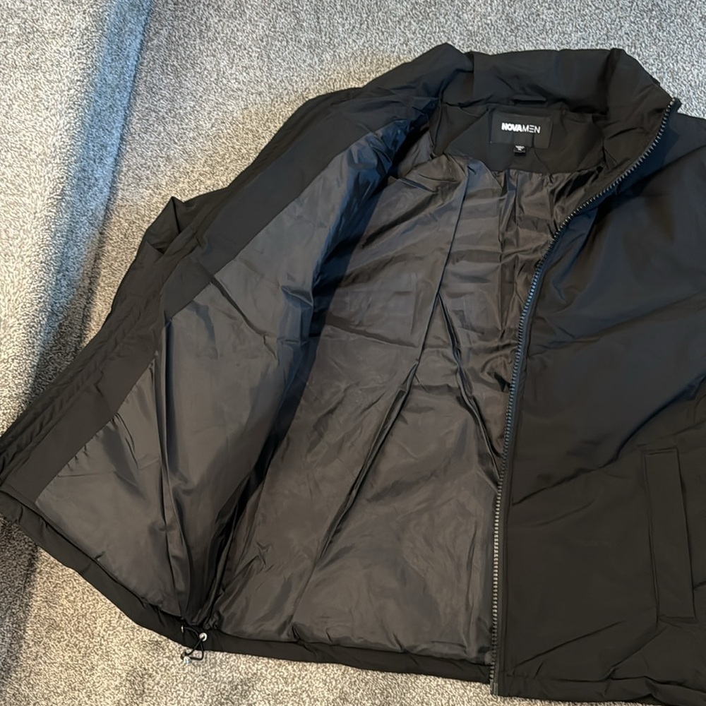 Black men’s puffer jacket - Picture 4 of 6